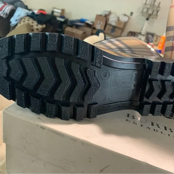 Burberry Beige and Black Plaid Rain Boots - Picture 5 of 10